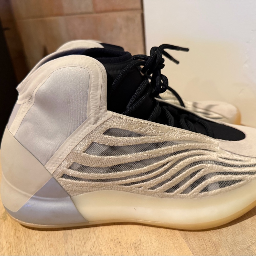 Yeezy Adidas Quantum “Mist Slate” Basketball-inspired Sneakers